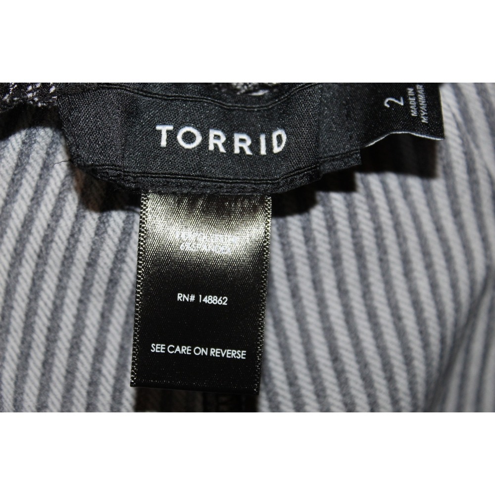 ✨2/$20 Torrid Pull On Taper Stretch Crepe High Rise Pant Black Plus Size 2 2X - Picture 8 of 10